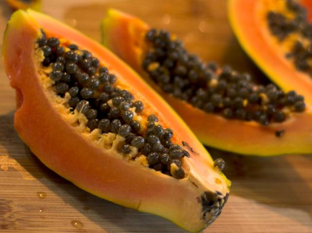 Papaye : fruit contenant des graines
